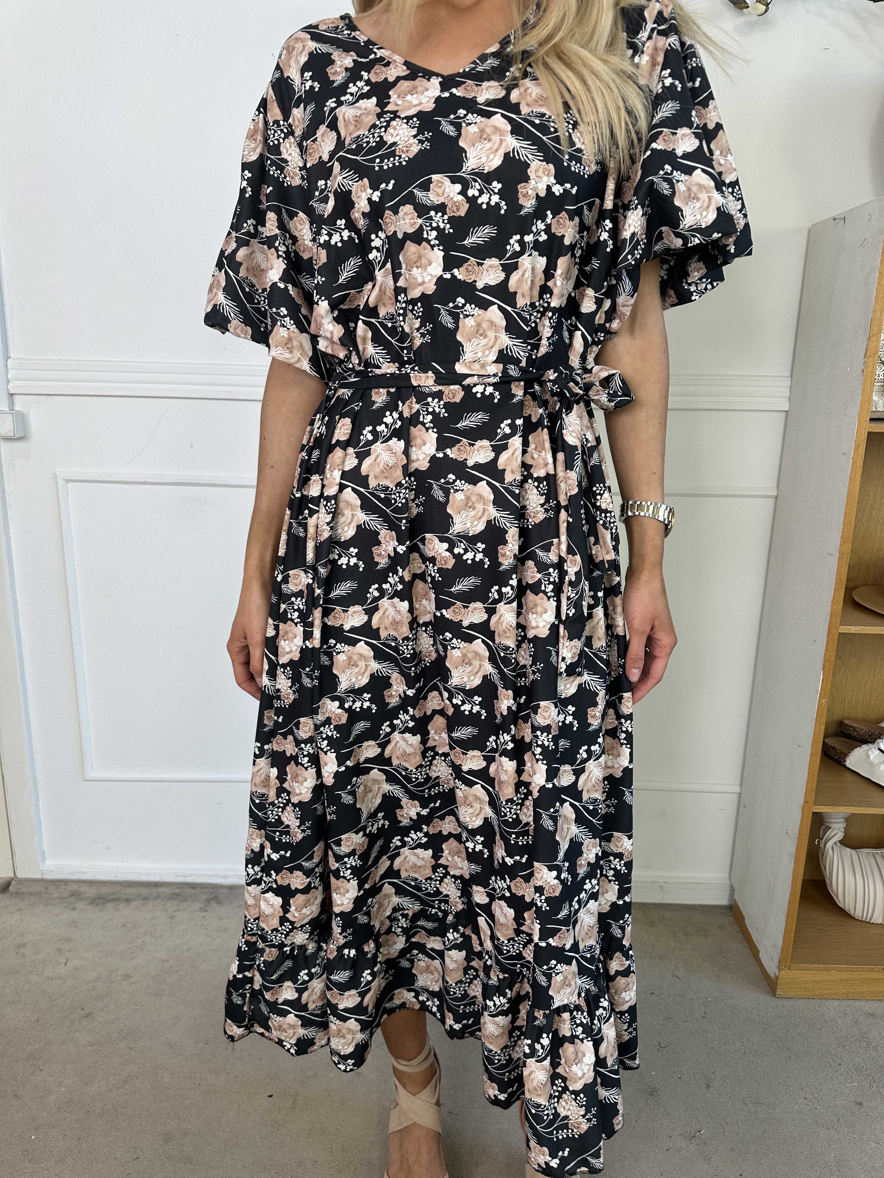 Sakira - Sød kjole i blomsterprint med pufærmer